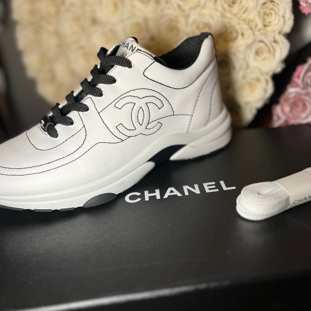 CHANEL Technical Fabric Sneakers – White/Black | Size 38.5 (US 8.5)
